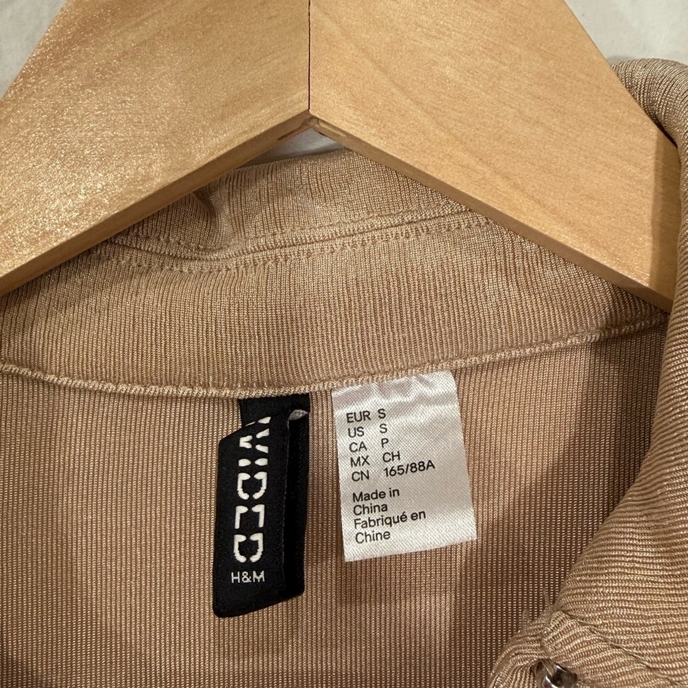 H&M Beige Button Down Casual Shirt - Picture 2 of 5